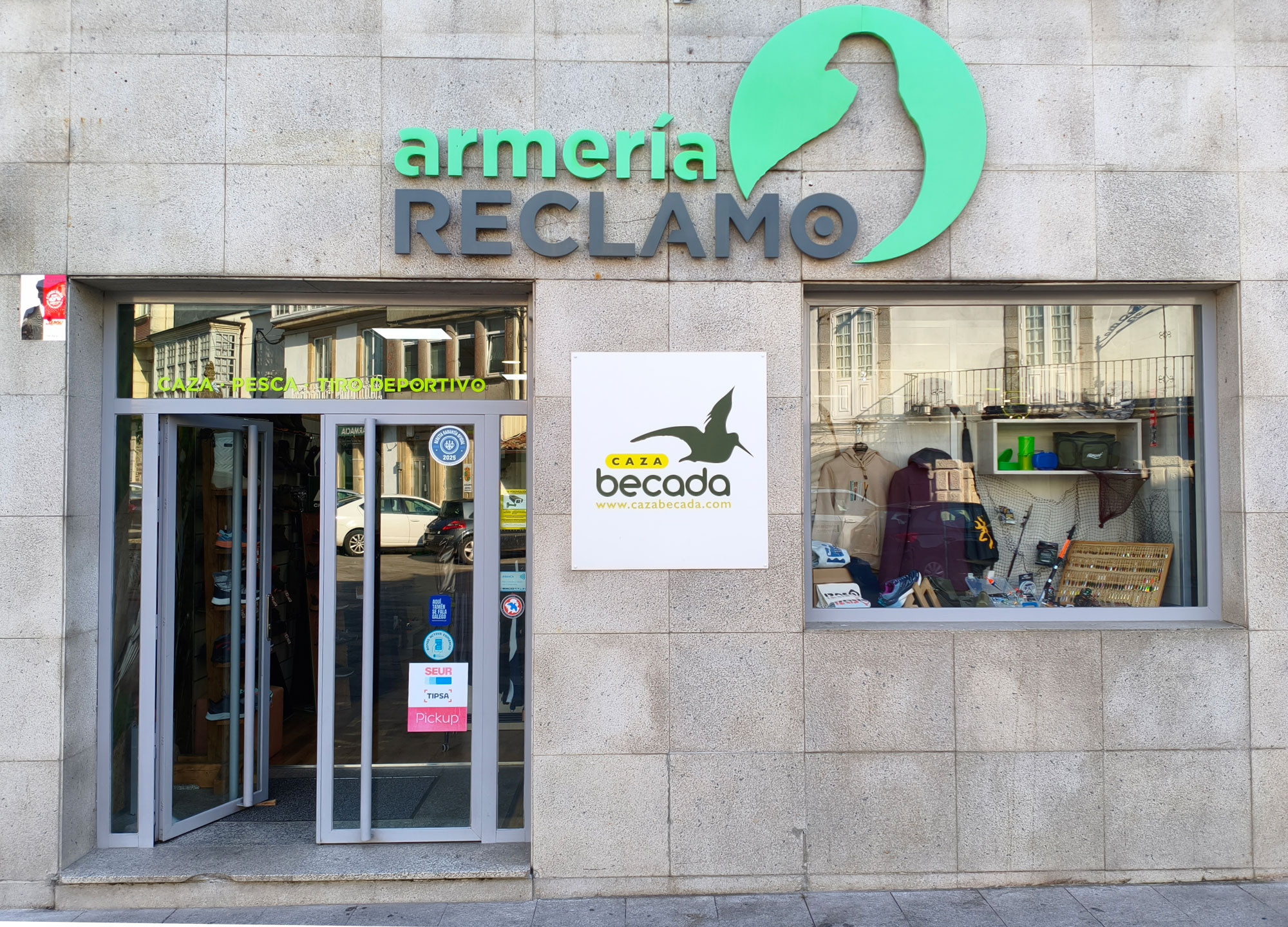 Exterior de Armería Reclamo en Viana do Bolo, Ourense – más de una década de experiencia